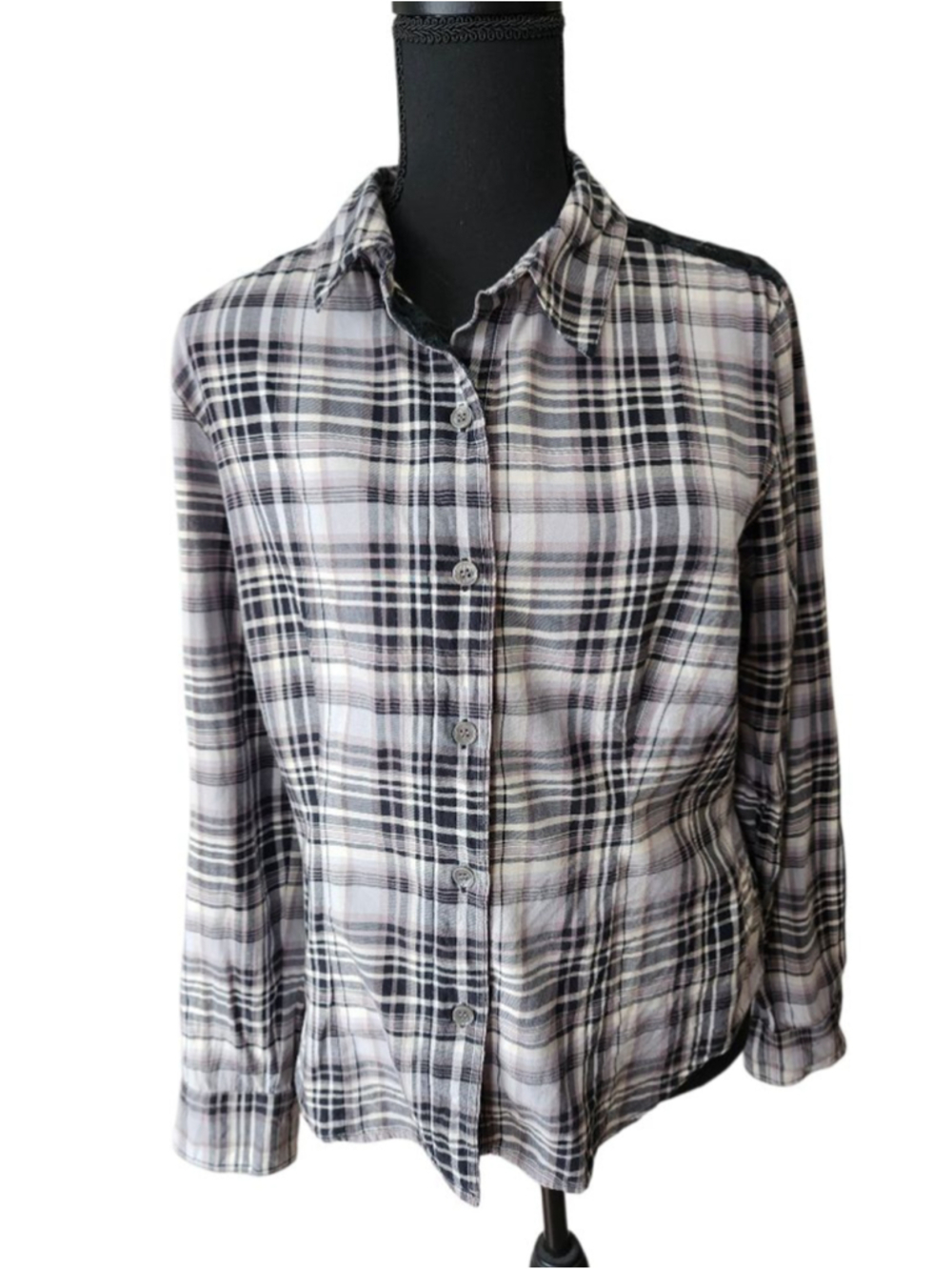 Sunset Rd. Plaid Button Down Shirt with Lace Accents Size 12 Black White